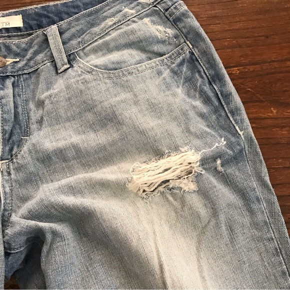 👖 2.1 Distressed Denim Jeans - Picture 10 of 16